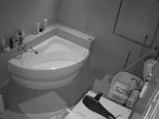 Julmodels Bathroom 1st Floor-2's Live Sex Cam Show