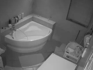 Julmodels Bathroom 1st Floor-2's Live Sex Cam Show