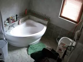 Julmodels Bathroom 1st Floor-2's Live Sex Cam Show