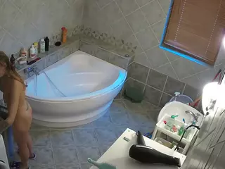 Julmodels Bathroom 1st Floor-2's Live Sex Cam Show