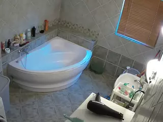 Julmodels Bathroom 1st Floor-2's Live Sex Cam Show