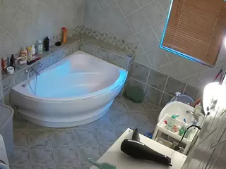 Julmodels Bathroom 1st Floor-2's Live Sex Cam Show