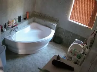 Julmodels Bathroom 1st Floor-2's Live Sex Cam Show