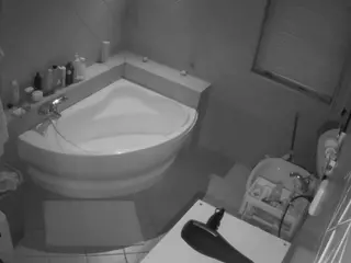 Julmodels Bathroom 1st Floor-2's Live Sex Cam Show