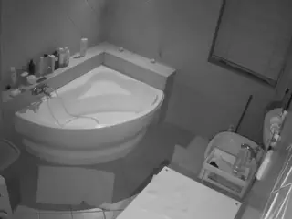 Julmodels Bathroom 1st Floor-2's Live Sex Cam Show