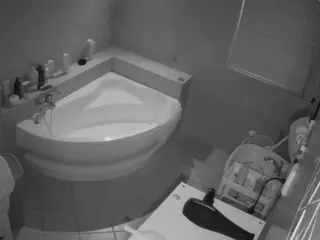 Julmodels Bathroom 1st Floor-2's Live Sex Cam Show