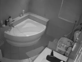 Julmodels Bathroom 1st Floor-2's Live Sex Cam Show