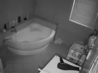 Julmodels Bathroom 1st Floor-2's Live Sex Cam Show