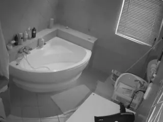 Julmodels Bathroom 1st Floor-2's Live Sex Cam Show