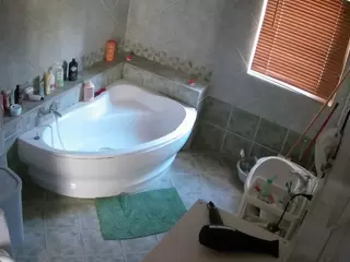 Julmodels Bathroom 1st Floor-2's Live Sex Cam Show