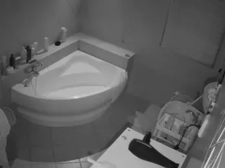 Julmodels Bathroom 1st Floor-2's Live Sex Cam Show