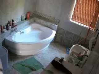 Julmodels Bathroom 1st Floor-2's Live Sex Cam Show