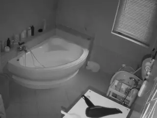 Julmodels Bathroom 1st Floor-2's Live Sex Cam Show