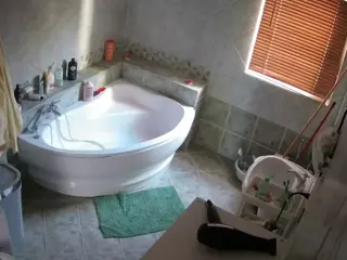 Julmodels Bathroom 1st Floor-2's Live Sex Cam Show