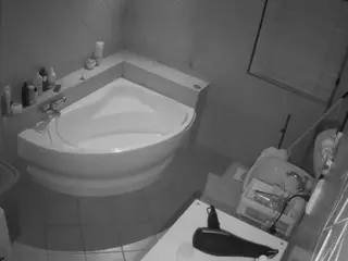 Julmodels Bathroom 1st Floor-2's Live Sex Cam Show