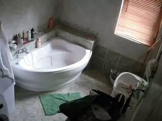 Julmodels Bathroom 1st Floor-2's Live Sex Cam Show