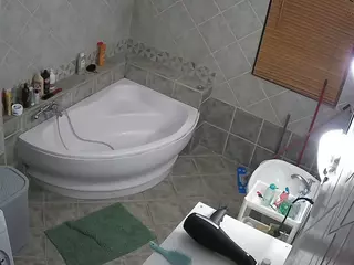 Julmodels Bathroom 1st Floor-2's Live Sex Cam Show