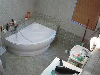 Julmodels Bathroom 1st Floor-2's Live Sex Cam Show