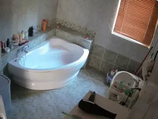 Julmodels Bathroom 1st Floor-2's Live Sex Cam Show