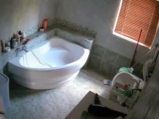 Julmodels Bathroom 1st Floor-2's Live Sex Cam Show