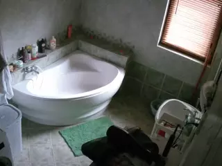 Julmodels Bathroom 1st Floor-2's Live Sex Cam Show