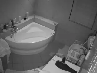 Julmodels Bathroom 1st Floor-2's Live Sex Cam Show