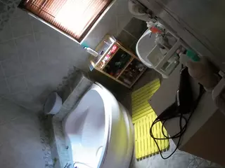 Julmodels Bathroom 1st Floor-2's Live Sex Cam Show