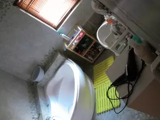 Julmodels Bathroom 1st Floor-2's Live Sex Cam Show