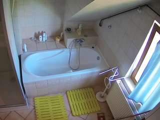 voyeurcam-julmodels-bath-2nd-1 webcam