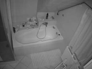 camsoda voyeurcam-julmodels-bath-2nd-1