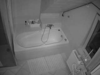 voyeurcam-julmodels-bath-2nd-1 Chatuarbte camsoda