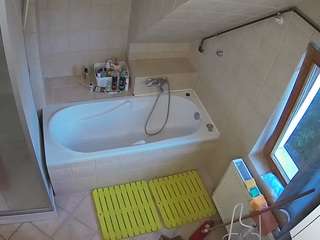 camsoda voyeurcam-julmodels-bath-2nd-1