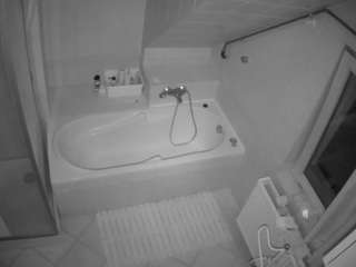 voyeurcam-julmodels-bath-2nd-1 Freewebcamgirl camsoda