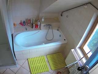 Latina Cam Models camsoda voyeurcam-julmodels-bath-2nd-1