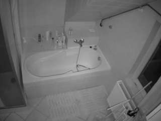 Mfc Webcam Models camsoda voyeurcam-julmodels-bath-2nd-1