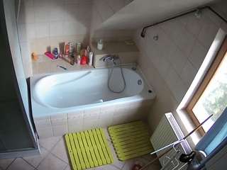 Ohmibod Models camsoda voyeurcam-julmodels-bath-2nd-1