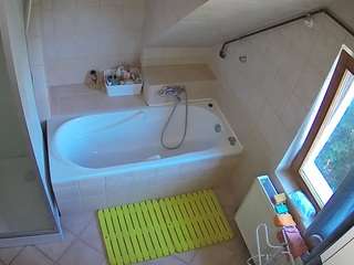 Voyeur House Gratis camsoda voyeurcam-julmodels-bath-2nd-1