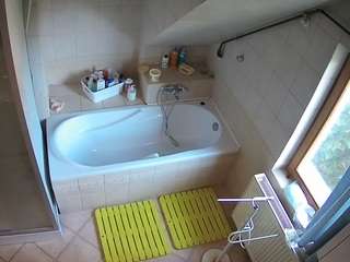 Cam Model Websites camsoda voyeurcam-julmodels-bath-2nd-1