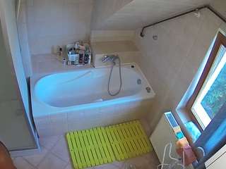 Juiletta 11 Cam Model camsoda voyeurcam-julmodels-bath-2nd-1