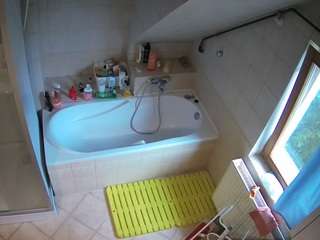 Shower Cams camsoda voyeurcam-julmodels-bath-2nd-1