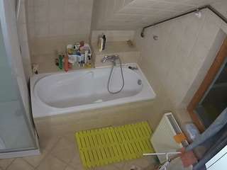 Teen Shower Voyeur camsoda voyeurcam-julmodels-bath-2nd-1