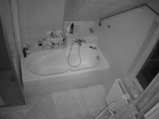 voyeurcam-julmodels-bath-2nd-1 Cam Female Models camsoda