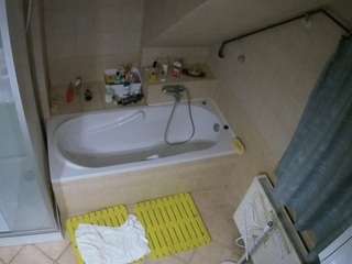 Reallivecam House camsoda voyeurcam-julmodels-bath-2nd-1