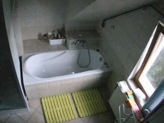 Voyeur House Vid camsoda voyeurcam-julmodels-bath-2nd-1