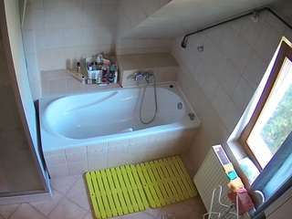 Voyeur Live House camsoda voyeurcam-julmodels-bath-2nd-1