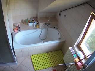 Cam Models camsoda voyeurcam-julmodels-bath-2nd-1