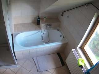 voyeurcam-julmodels-bath-2nd-1 Live Webcam on CamSoda