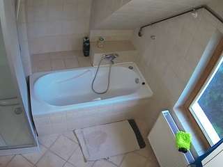 voyeurcam-julmodels-bath-2nd-1