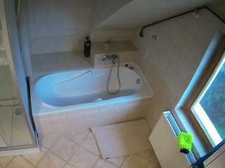 voyeurcam-julmodels-bath-2nd-1