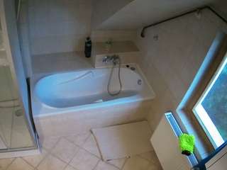 voyeurcam-julmodels-bath-2nd-1